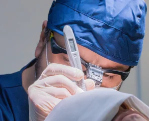 Dr. Bruno Jacobovski | Cirujano capilar